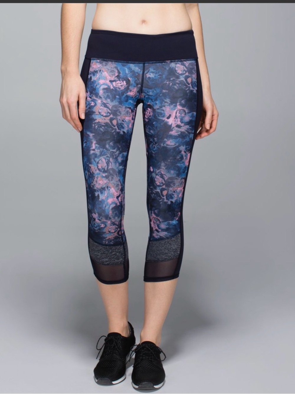 Lululemon if you’re Lucky blue floral mesh panel cropped leggings size 6